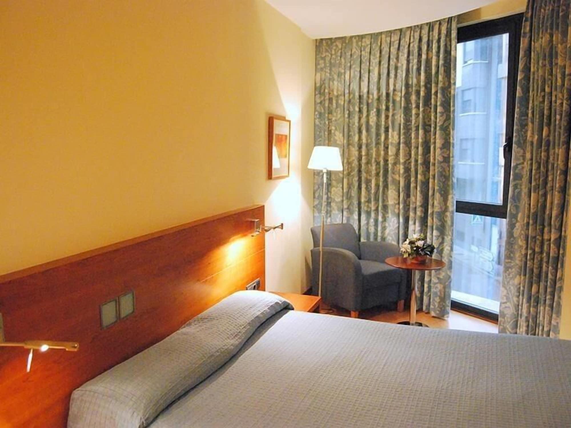 Hotel Mieres Del Camino Экстерьер фото