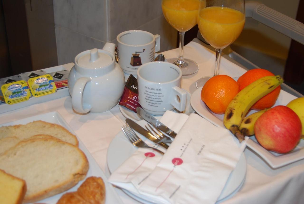 Hotel Mieres Del Camino Экстерьер фото