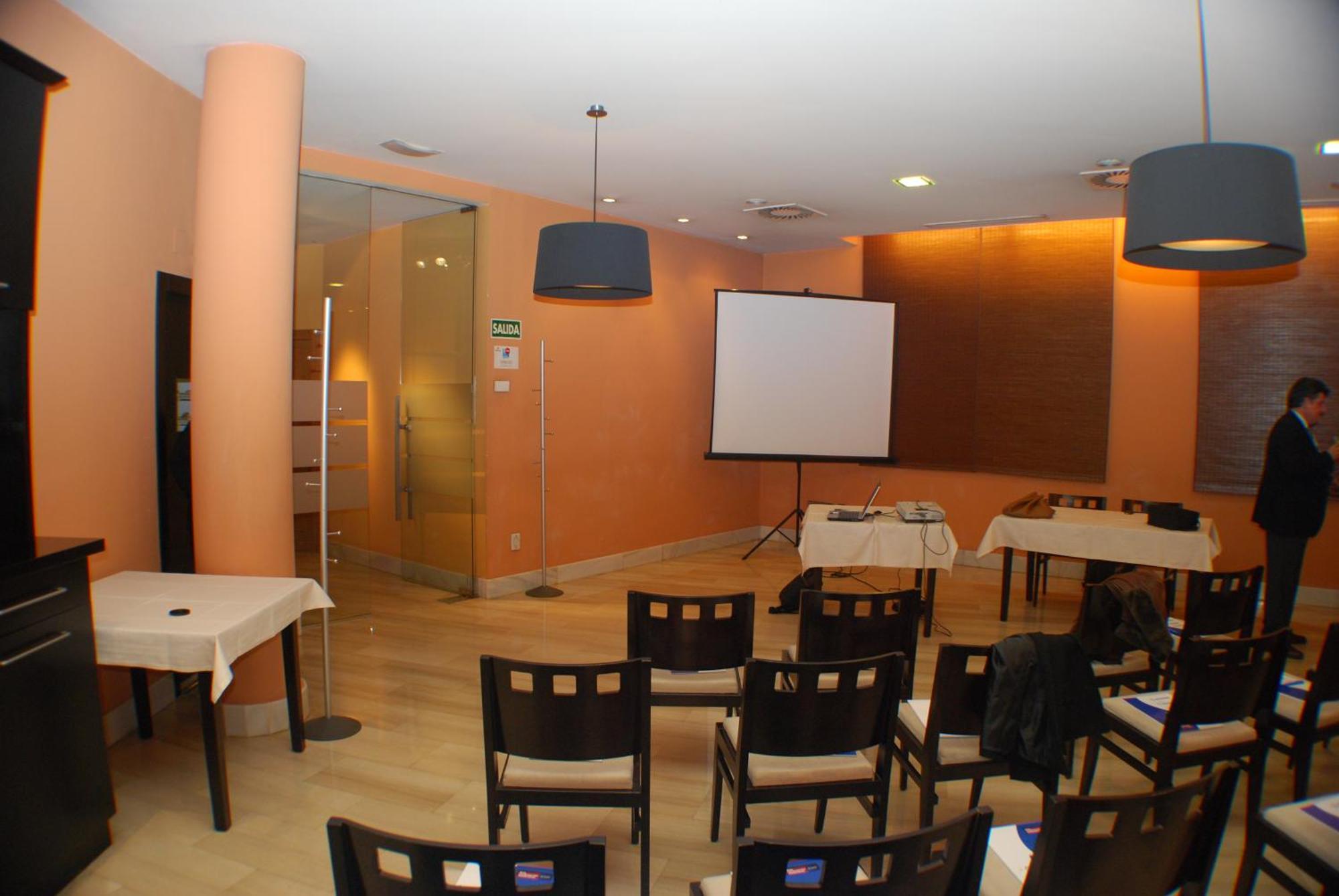 Hotel Mieres Del Camino Экстерьер фото