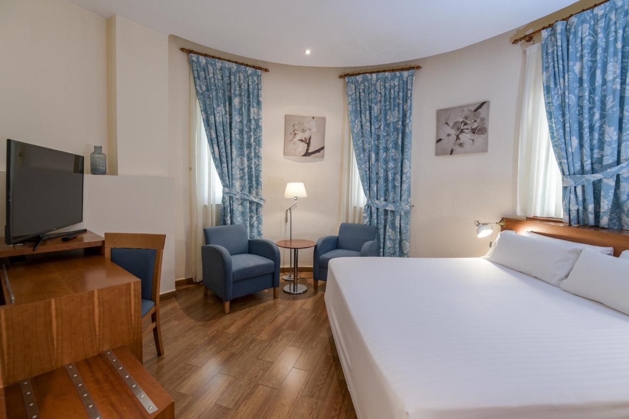 Hotel Mieres Del Camino Экстерьер фото