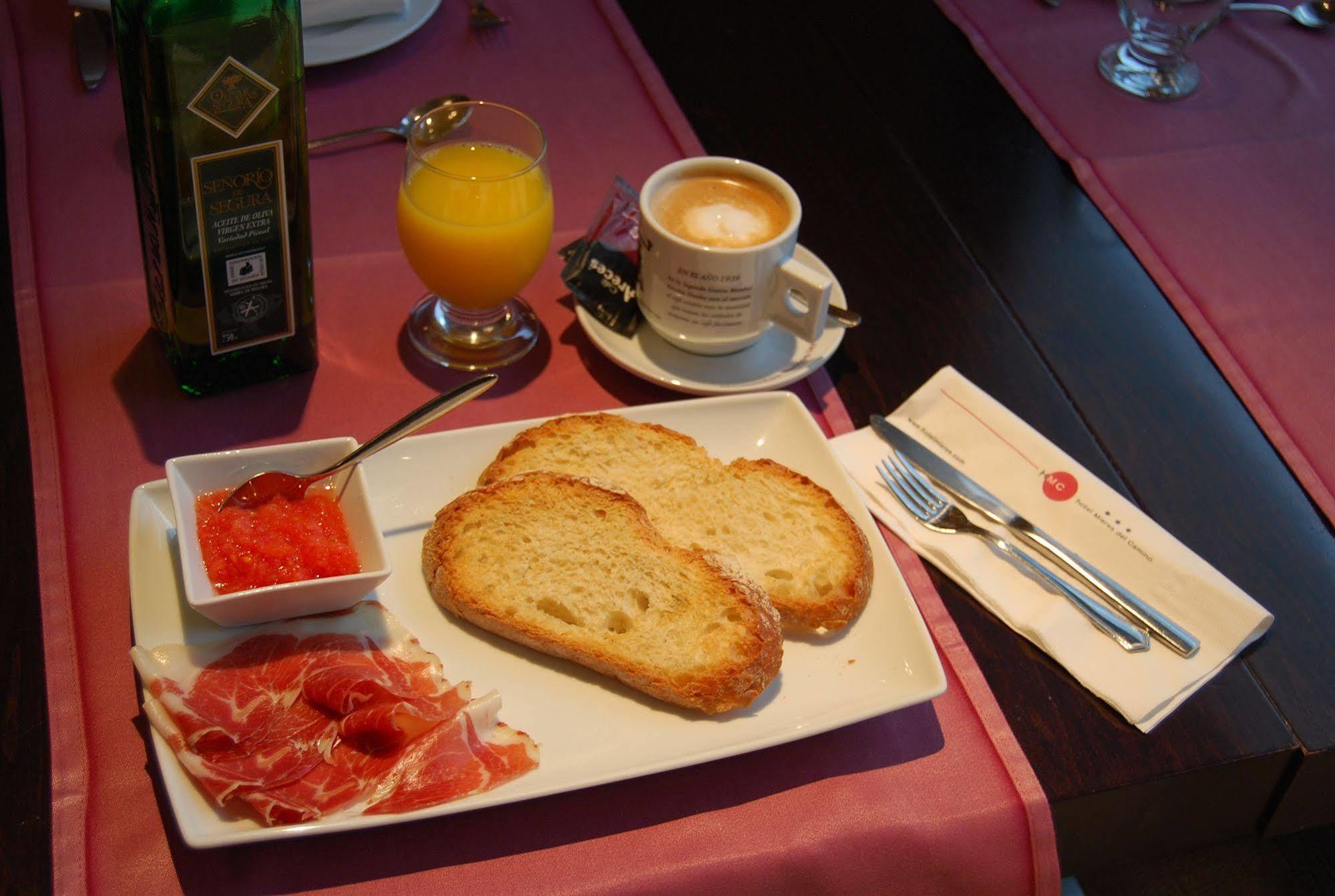 Hotel Mieres Del Camino Экстерьер фото